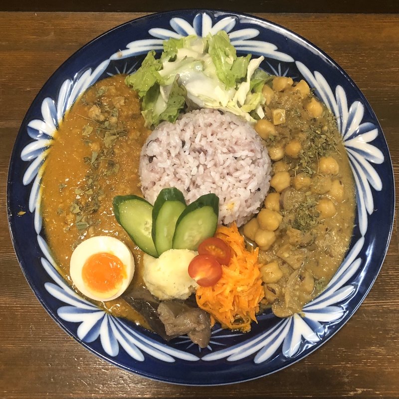 恵天美豚のキーマ&ひよこ豆とキノコのダルカレー(カレー屋 MOSH)