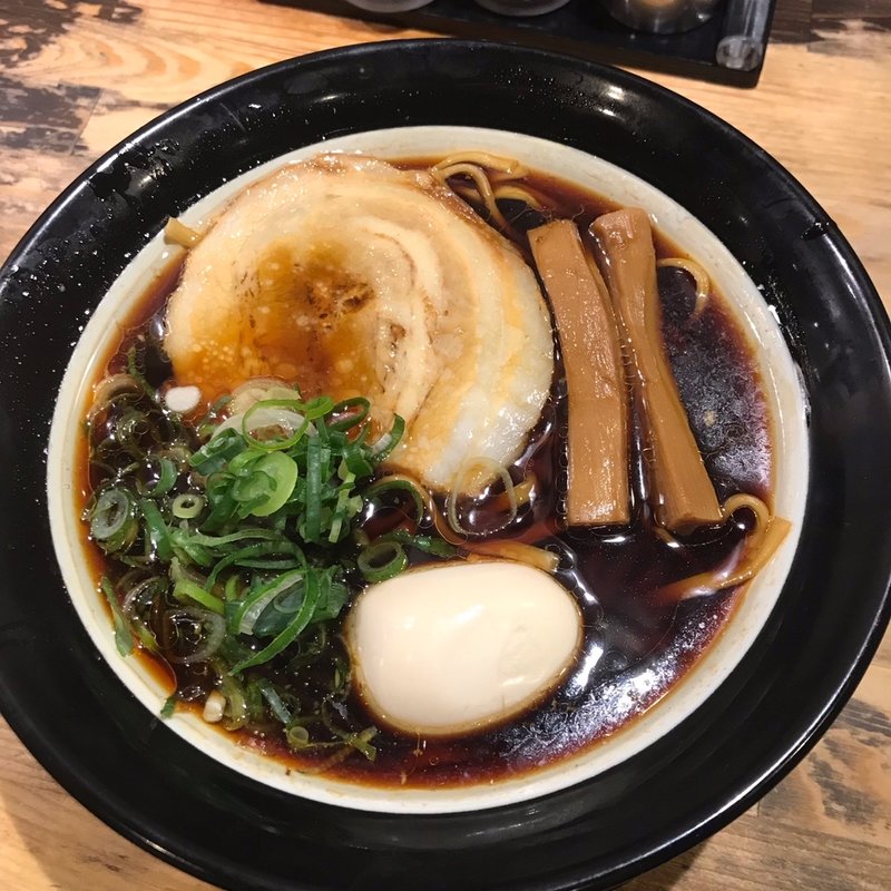 ブラックラーメン(ラーメン四天王 道頓堀店 （してんのう）)
