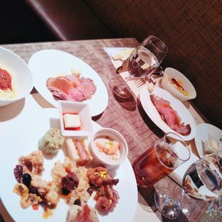 (京王プラザホテル　スーパーブッフェ　グラスコート)