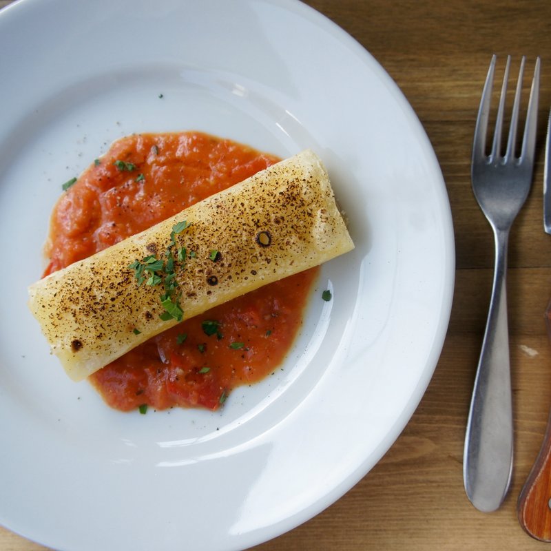 魚介ラグーを詰めたカネロニ トマトソース(SARU - Apero Bistro - 自由が丘)