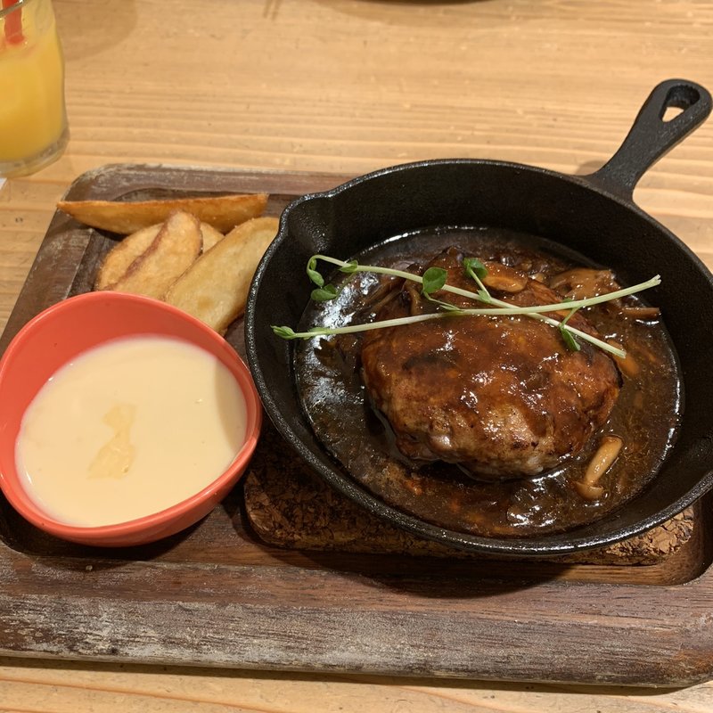 (炭焼ステーキ・ハンバーグと元気野菜たち 森のロマン亭)