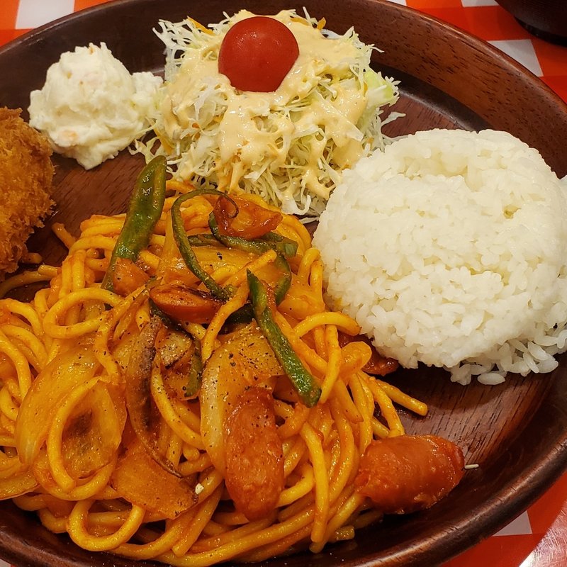 カニクリームコロッケスパディッシュ(キッチンパンチョ 平塚店)