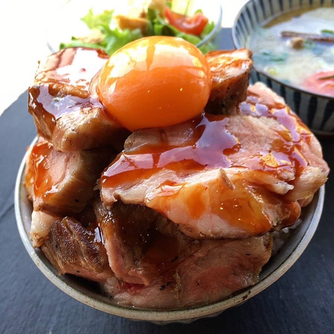 金山駅周辺で食べられる肉丼ランキング Sarah サラ