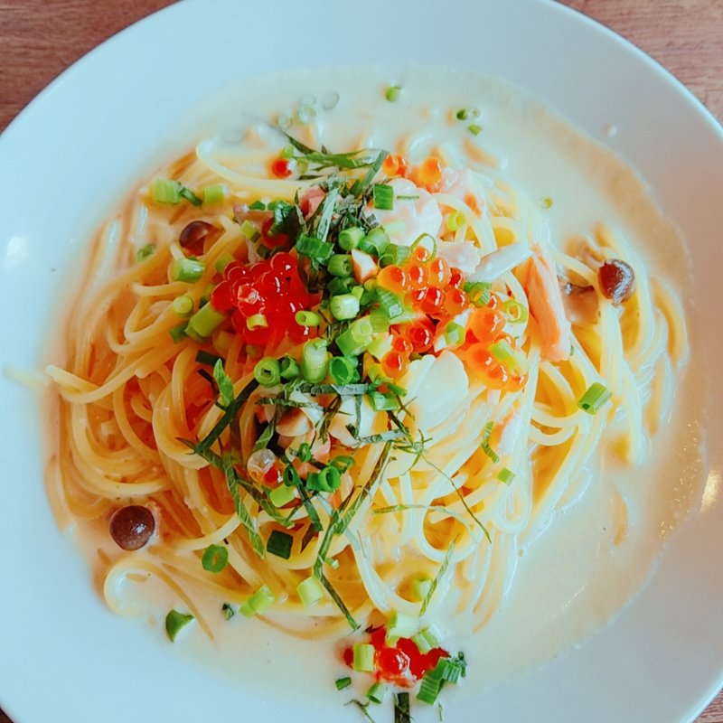 サーモンといくらのクリームパスタ(812)