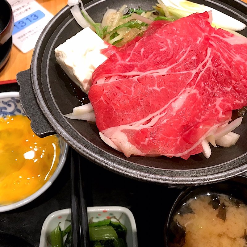 牛すき焼き鍋定食(旬鮮酒場天狗 宮益坂店)