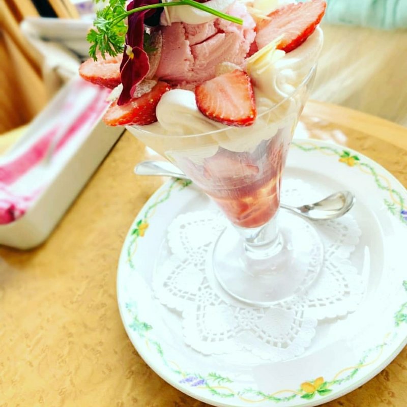 いちごのパフェ(ペパン （ル・カフェ　ペパン）)