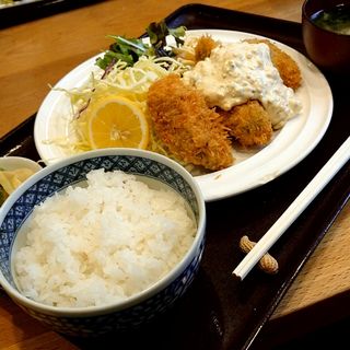 かきフライ定食(菱田屋)