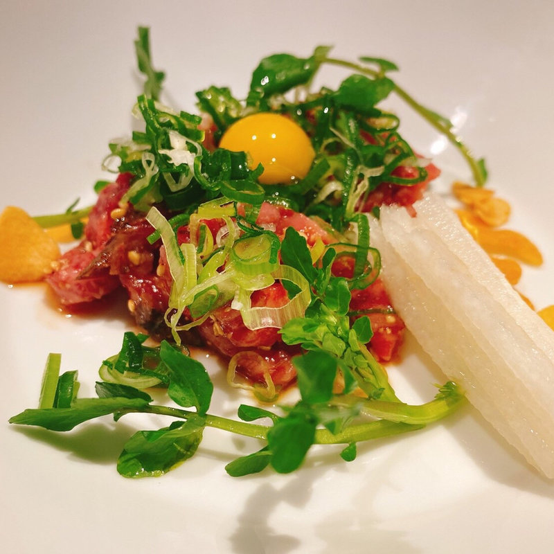 熟成和牛もも肉の炙りユッケ(李南河 代官山)