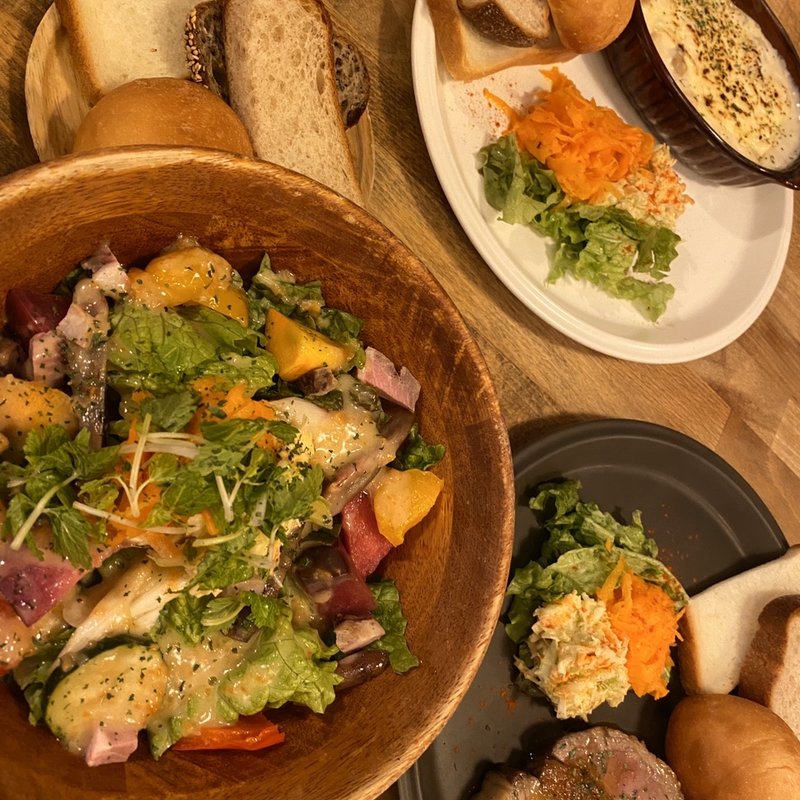 有機野菜サラダボールランチ(パンとワイン 目黒FLAT)