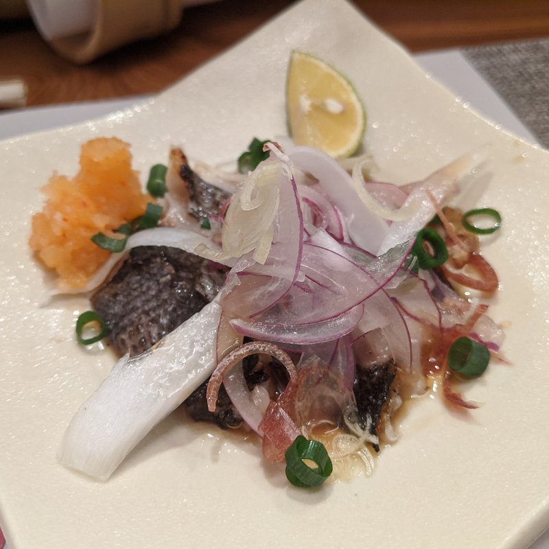 イサキの皮目炙り(夜鮨)