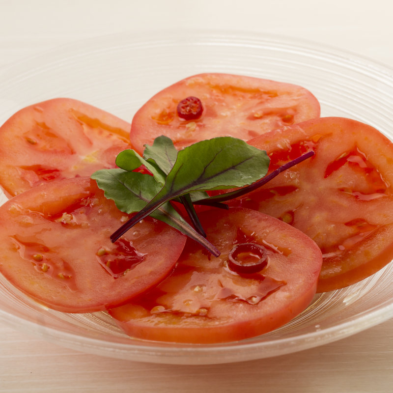 冷やしトマト塩ダレ掛け(立吉餃子 青山店)