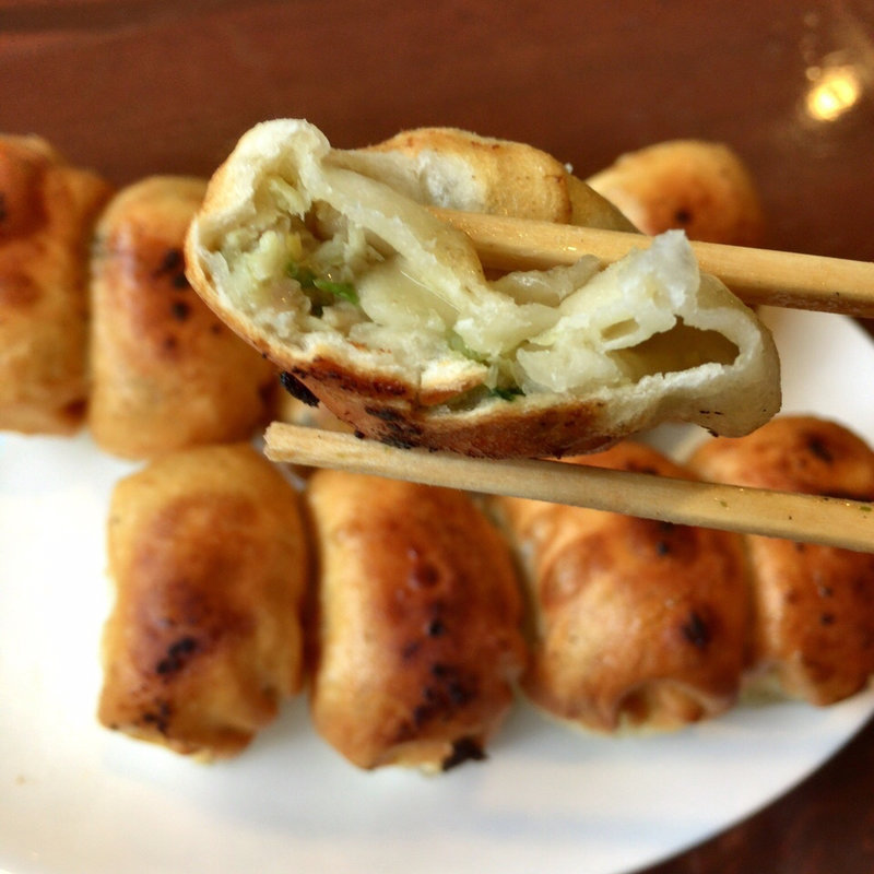 ホワイト餃子(茶しん 駅前本店)