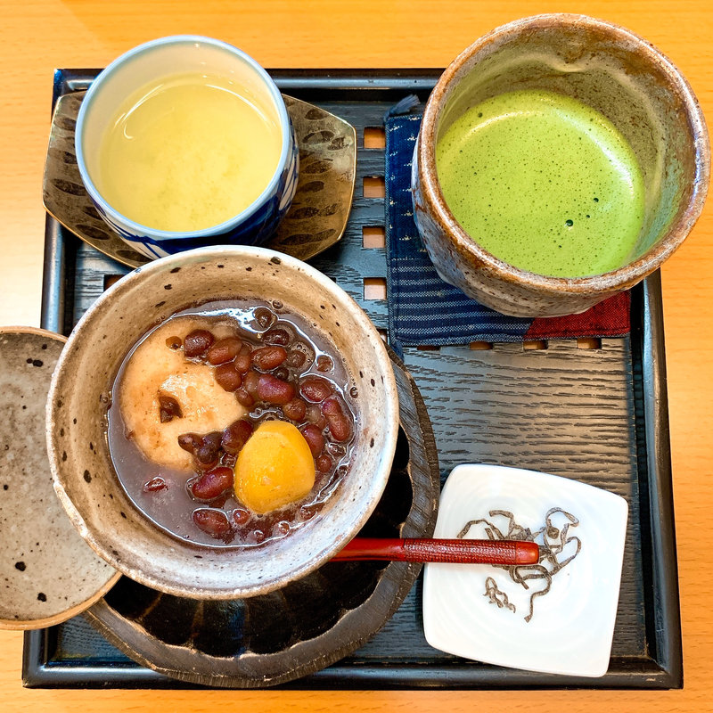 あわ餅ぜんざいと抹茶セット(（株）袋布（たふ）向春園 本店)