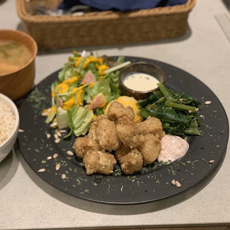 mumokutekiランチプレート（おからあげ）(ムモクテキカフェ)