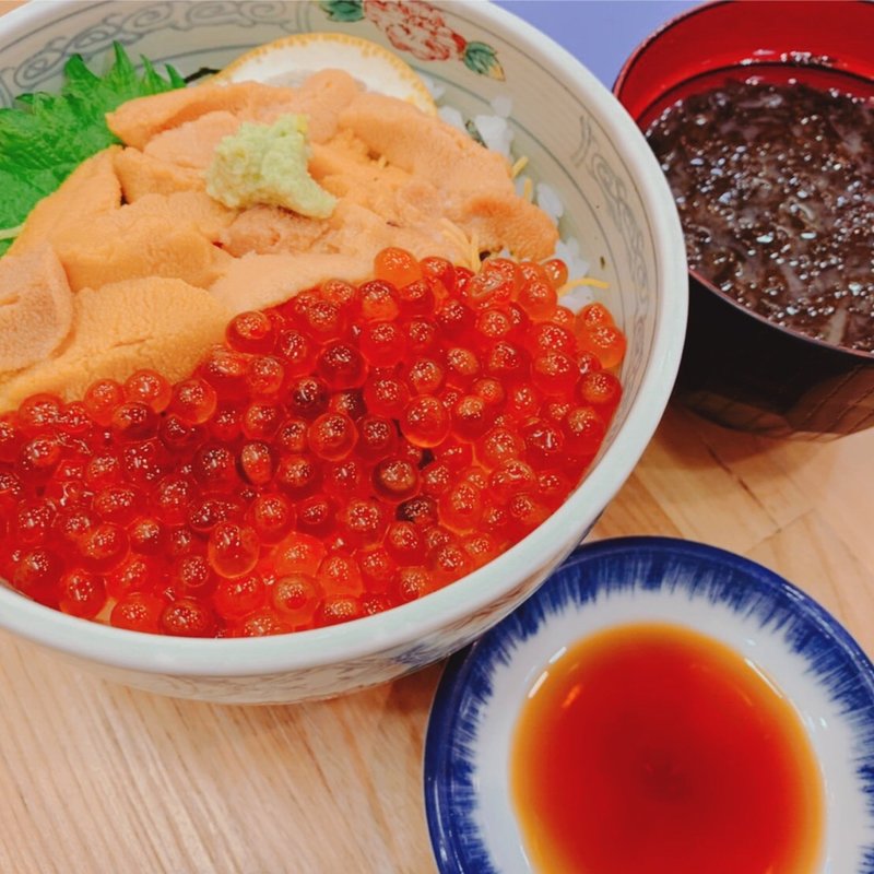 生うに，いくら丼(馬子とやすべ食堂)