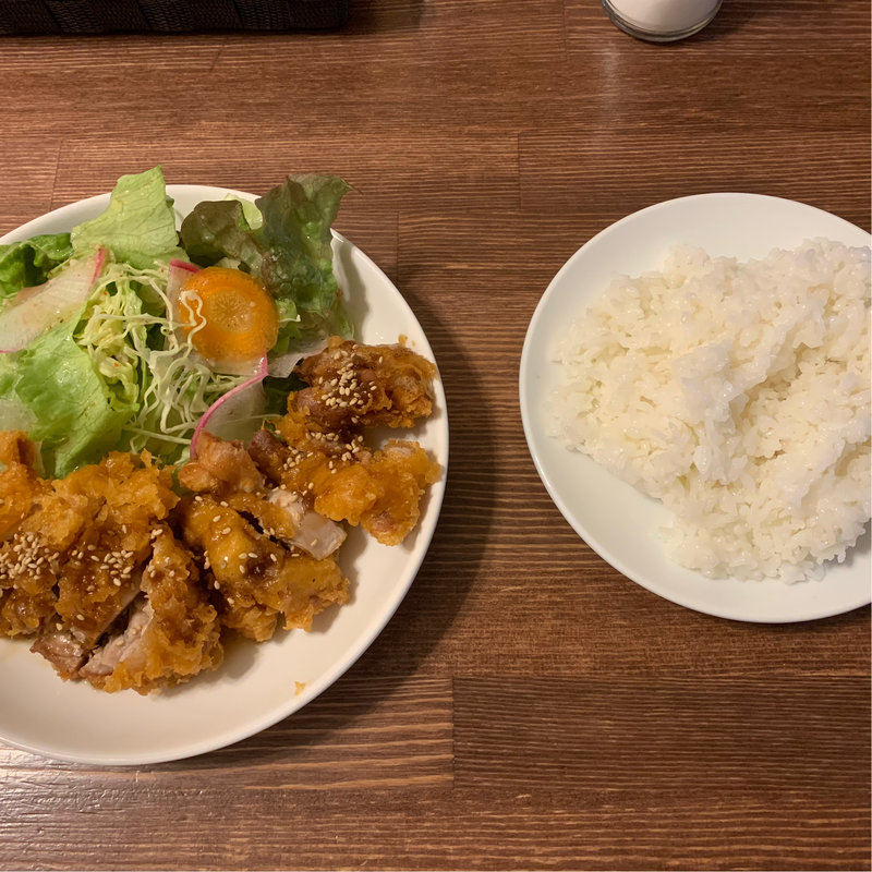 A. 鶏の竜田揚げセット(レコードバンザイ)