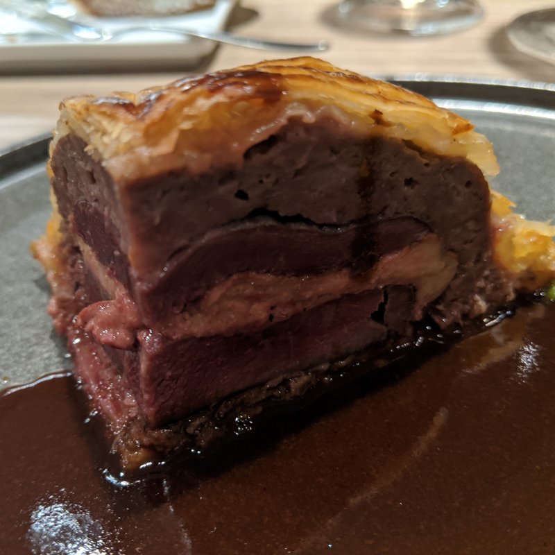 千葉県産カルガモとフォアグラのパイ包み(ルディック)