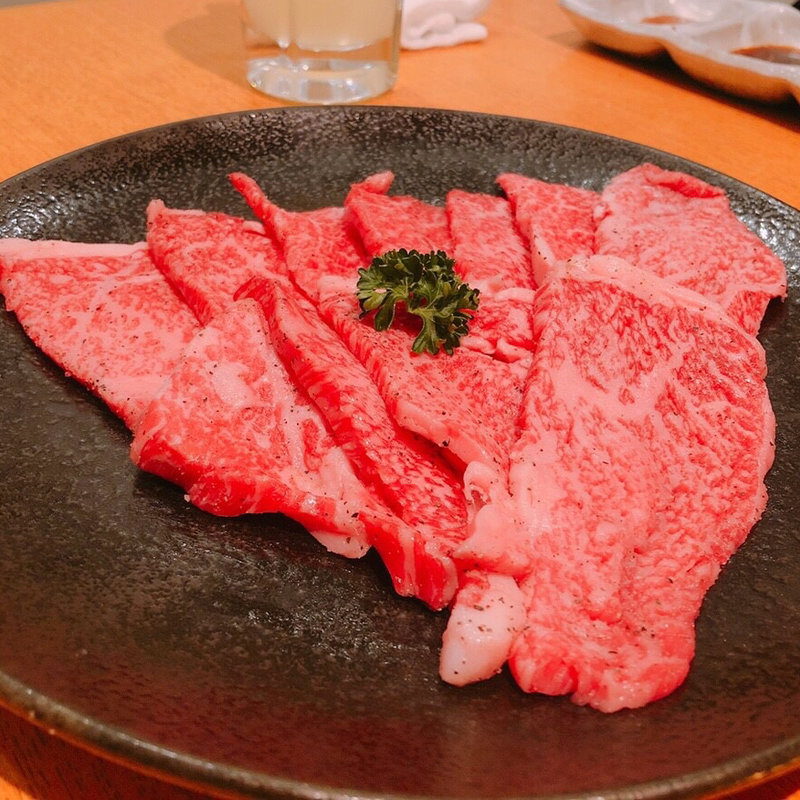 トモ三角(焼肉問屋牛蔵)