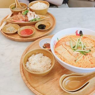 シンガポールラクサ(シンガポール海南鶏飯 水道橋本店)