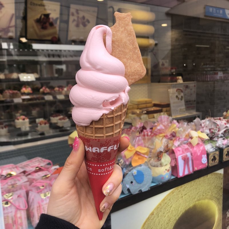 桜ソフトクリーム(アルパジョン )