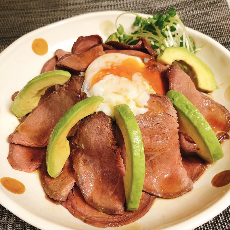 ローストビーフ丼(すえ☆pi亭)