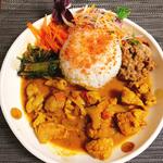虹の仏さんのスパイスで作ったチキンカレー