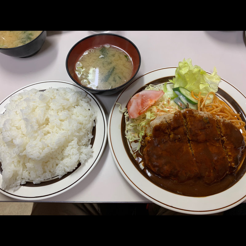 本日のサービスメニュー①ハンバーグステーキ(フジランチ)