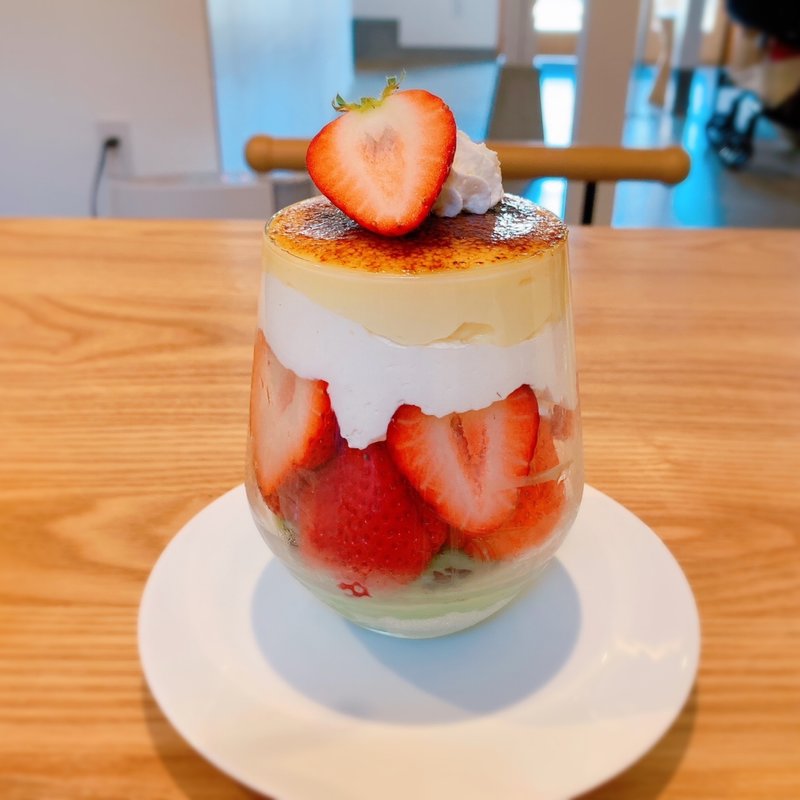 いちごのブリュレパフェ(Rosier （ロジエ）)