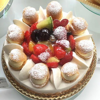 シューいちごショート(ル・パティシェ ヨコヤマ)