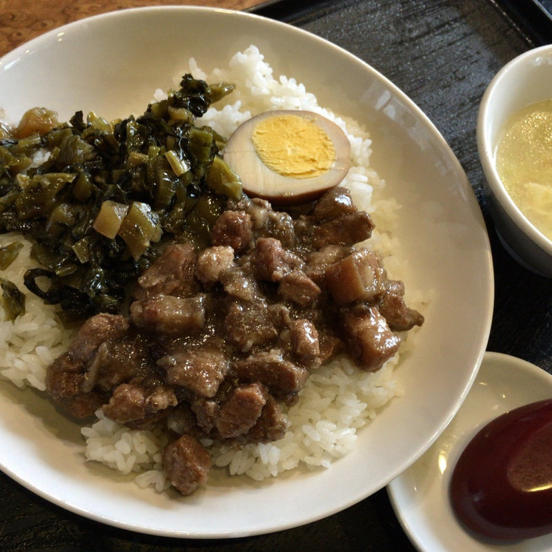 魯肉飯(東明飯店 （トウメイハンテン【旧店名】東明大飯店）)