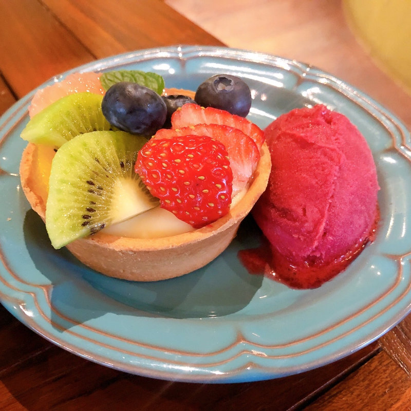 フルーツタルト　ジェラート添え(TEA HOUSE はっぱ)