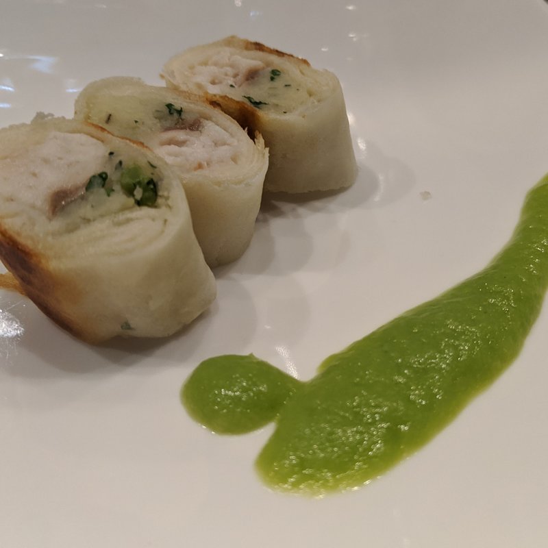 ノドグロとジャガイモの春巻き(潟潟ヤ)