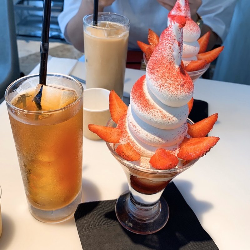 (INITIAL Omotesando （イニシャル 表参道）)