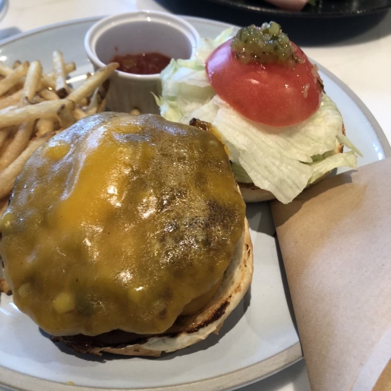 GMCバーガープレート(グッドモーニングカフェ千駄ヶ谷店)