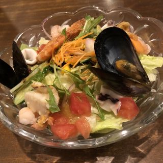 海の幸のサラダ(ペペチーノ 小戸店 )