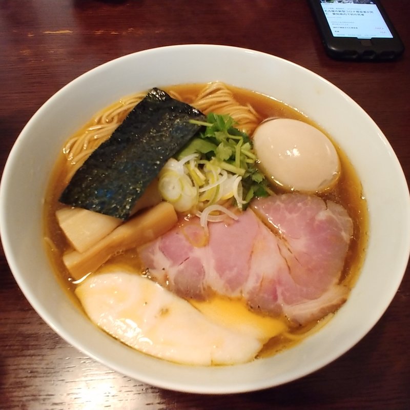 貝汁旨味そば(煮卵入)(人力俥 （じんりきしゃ）)