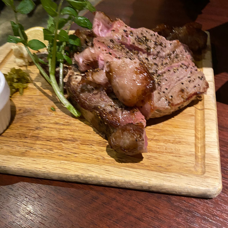 Tボーンステーキ(中目黒 肉バル Salt)