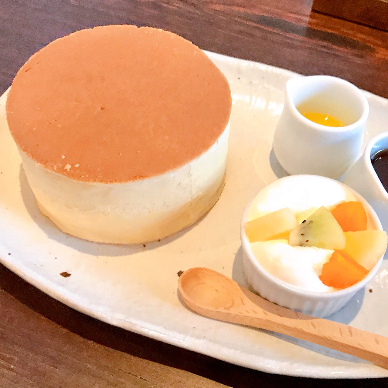 ホットケーキ生クリーム添え カフェサロンソンジン の口コミ一覧 おいしい一皿が集まるグルメコミュニティサービス Sarah