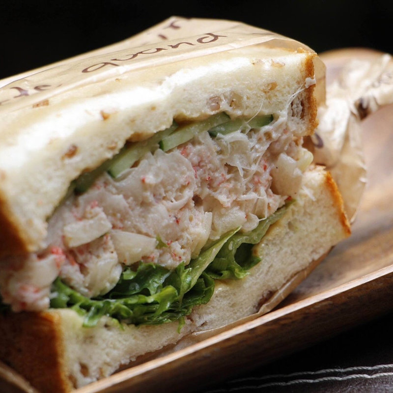 ずわいがにサンド(サンドイッチパーラー楽楽)