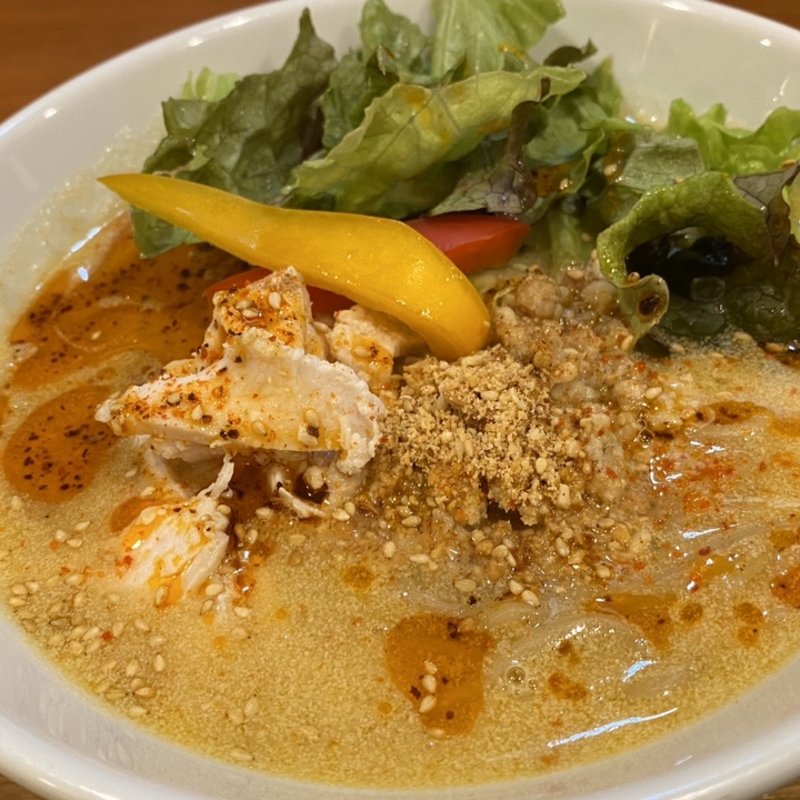 辛いゴマラーメン(ひよこプリン)