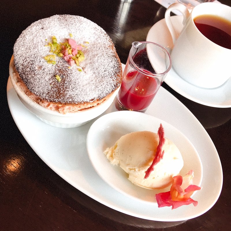 スフレ　フランボワーズソース(ベルアメール 京都別邸 )