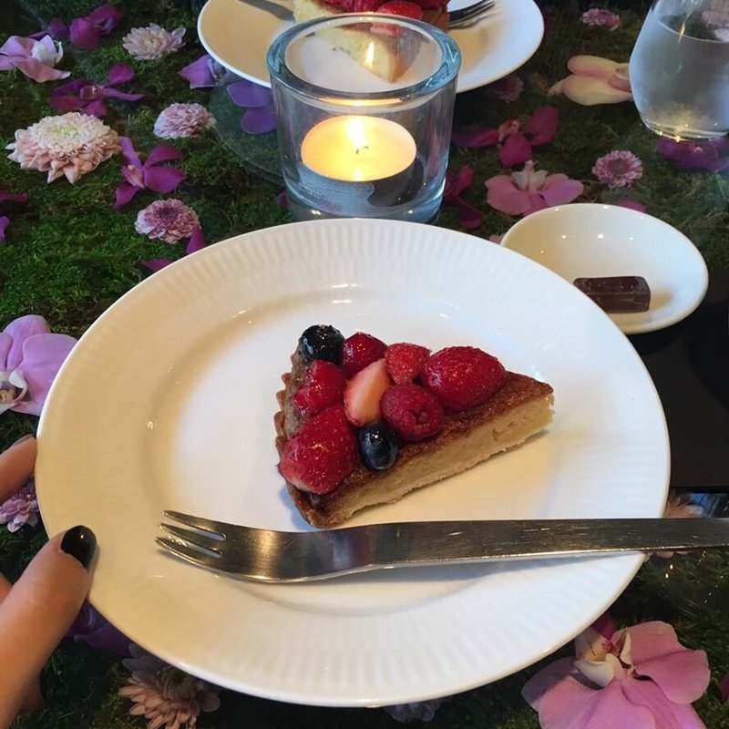 ベリータルト(Nomu Cafe (Nicolai Bergmann))