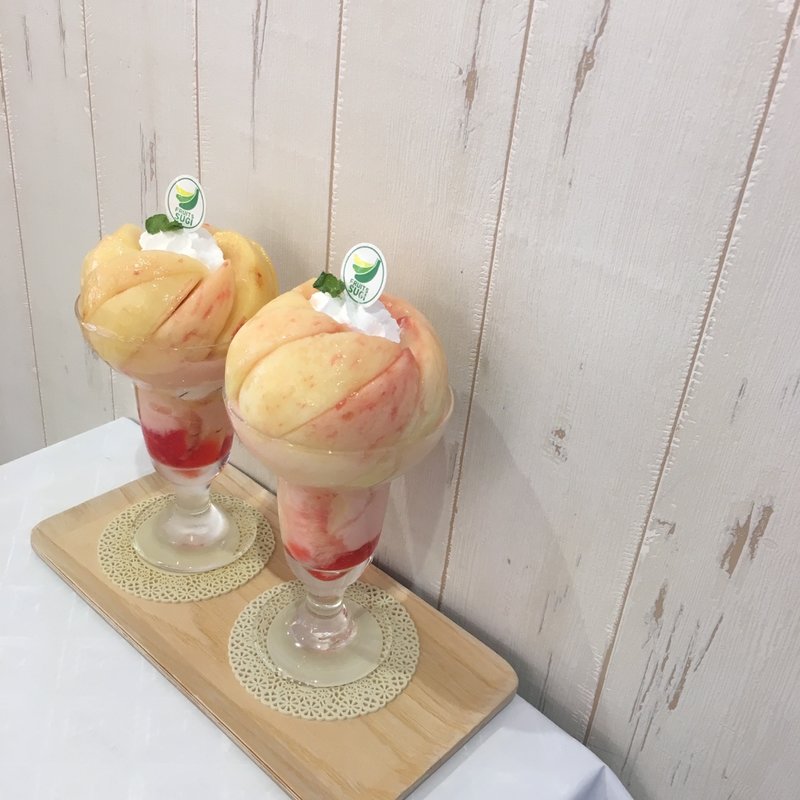 もものパフェ(フルーツスギ)