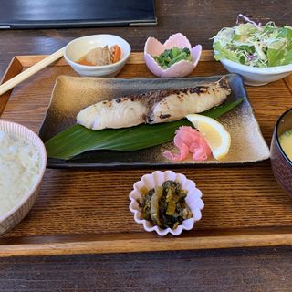 本日の魚料理セット(御飯屋おはな )