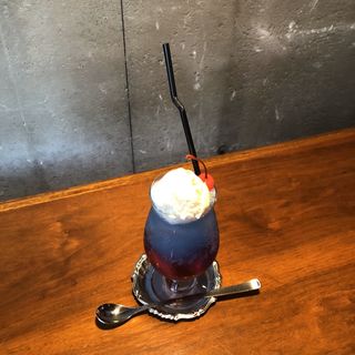 クリームソーダ　ムラサキ(本屋イトマイ)