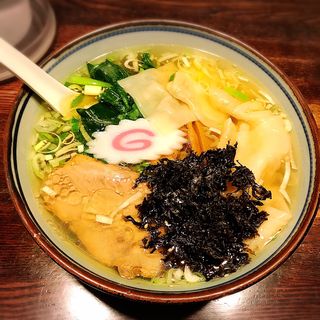 ワンタン麺(麺飯食堂 ひら匠)