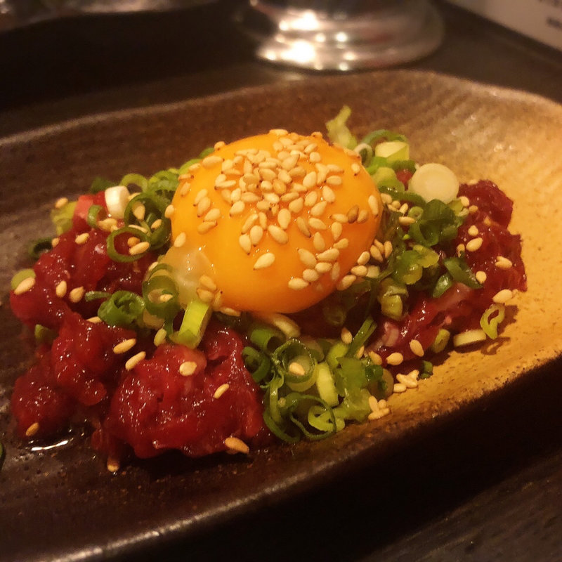 桜ユッケ(焼肉 ハラミ馬鹿(ハラミバカ))