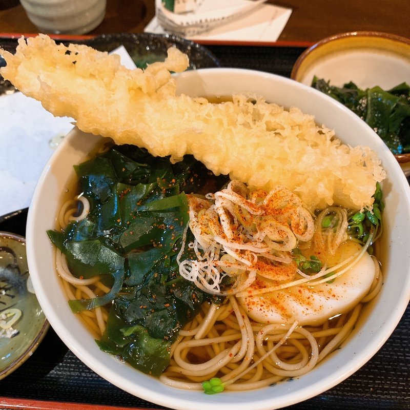 わかめそば　わかめ、イカ天トッピング(味奈登庵 横浜天理ビル店)