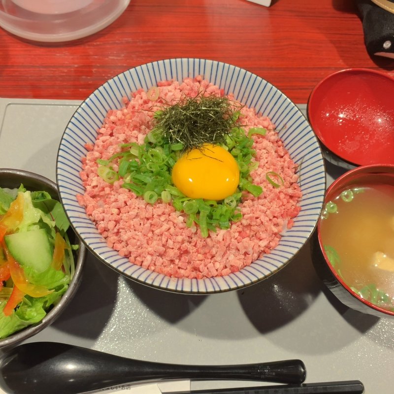 馬トロ丼(肉びすとろ グルマン 三年坂)
