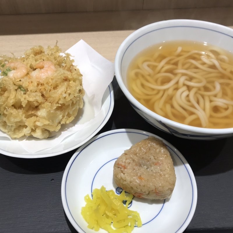 かき揚げうどんとかしわおにぎり(焼肉 ウエスト 甘木店)